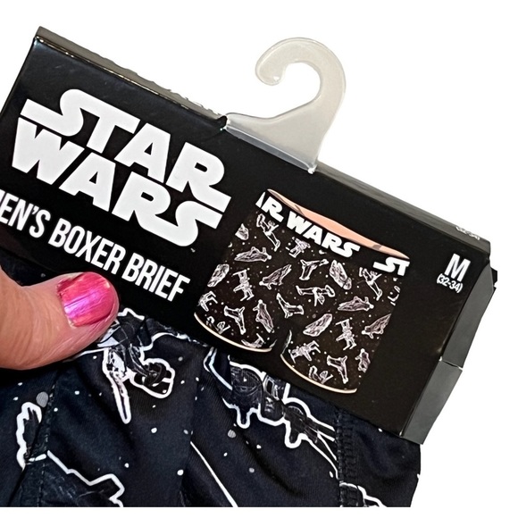 STAR WARS boxer briefs size medium 32/34 - Picture 2 of 3